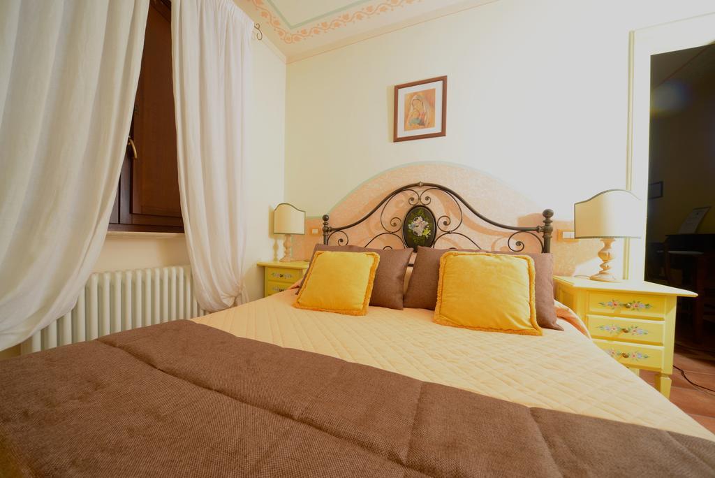 Residenze L'Uncinaia Holiday House Bed & Breakfast Perugia Ngoại thất bức ảnh