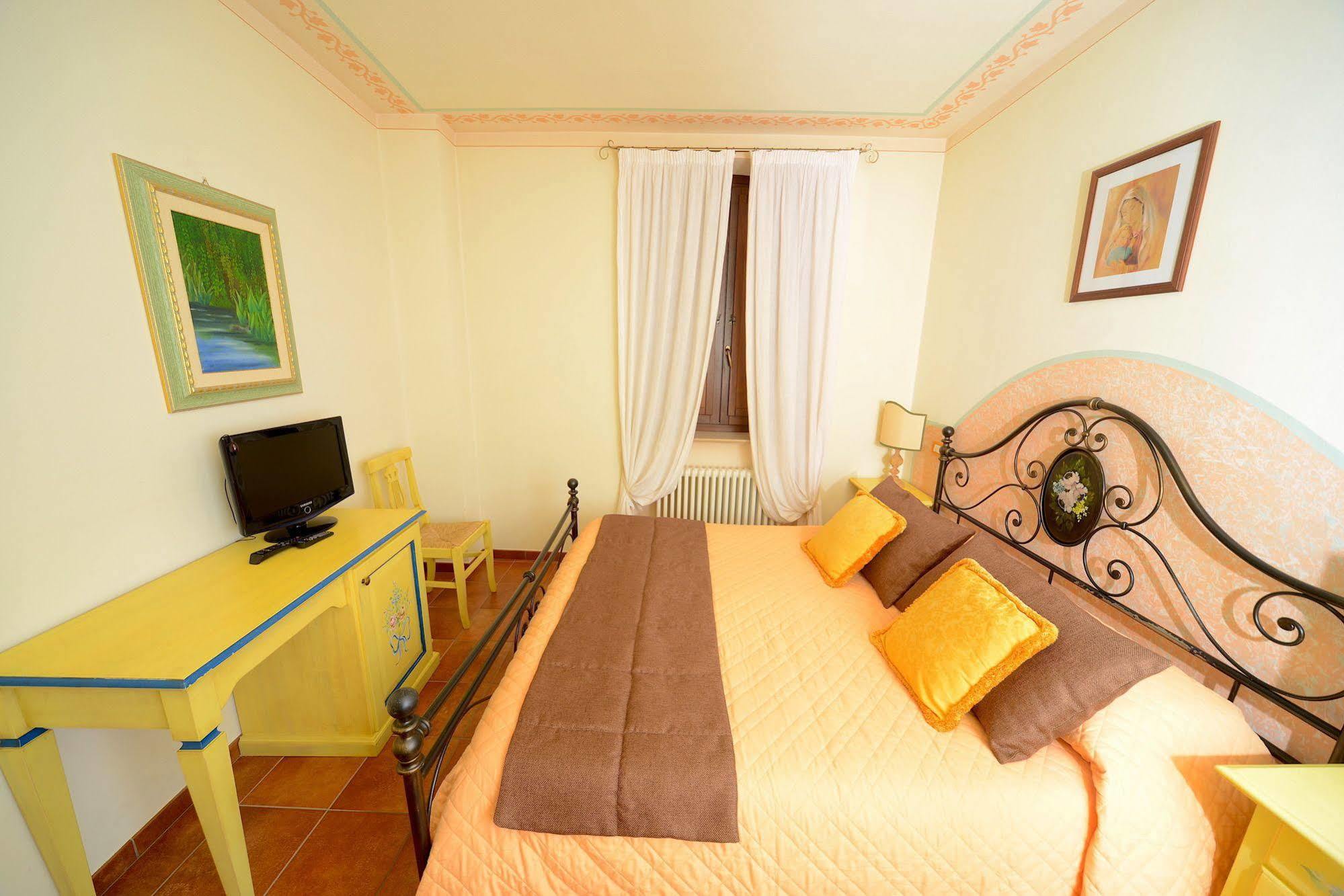 Residenze L'Uncinaia Holiday House Bed & Breakfast Perugia Ngoại thất bức ảnh