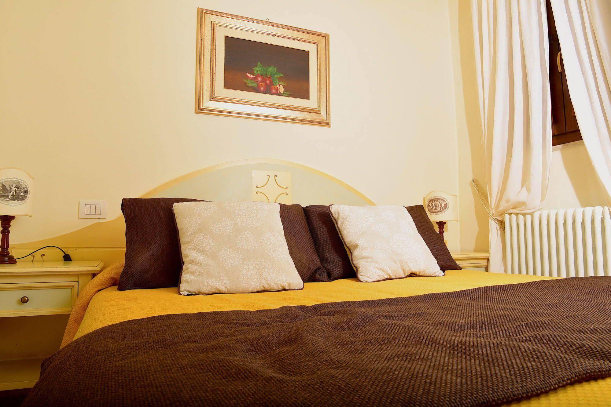 Residenze L'Uncinaia Holiday House Bed & Breakfast Perugia Ngoại thất bức ảnh