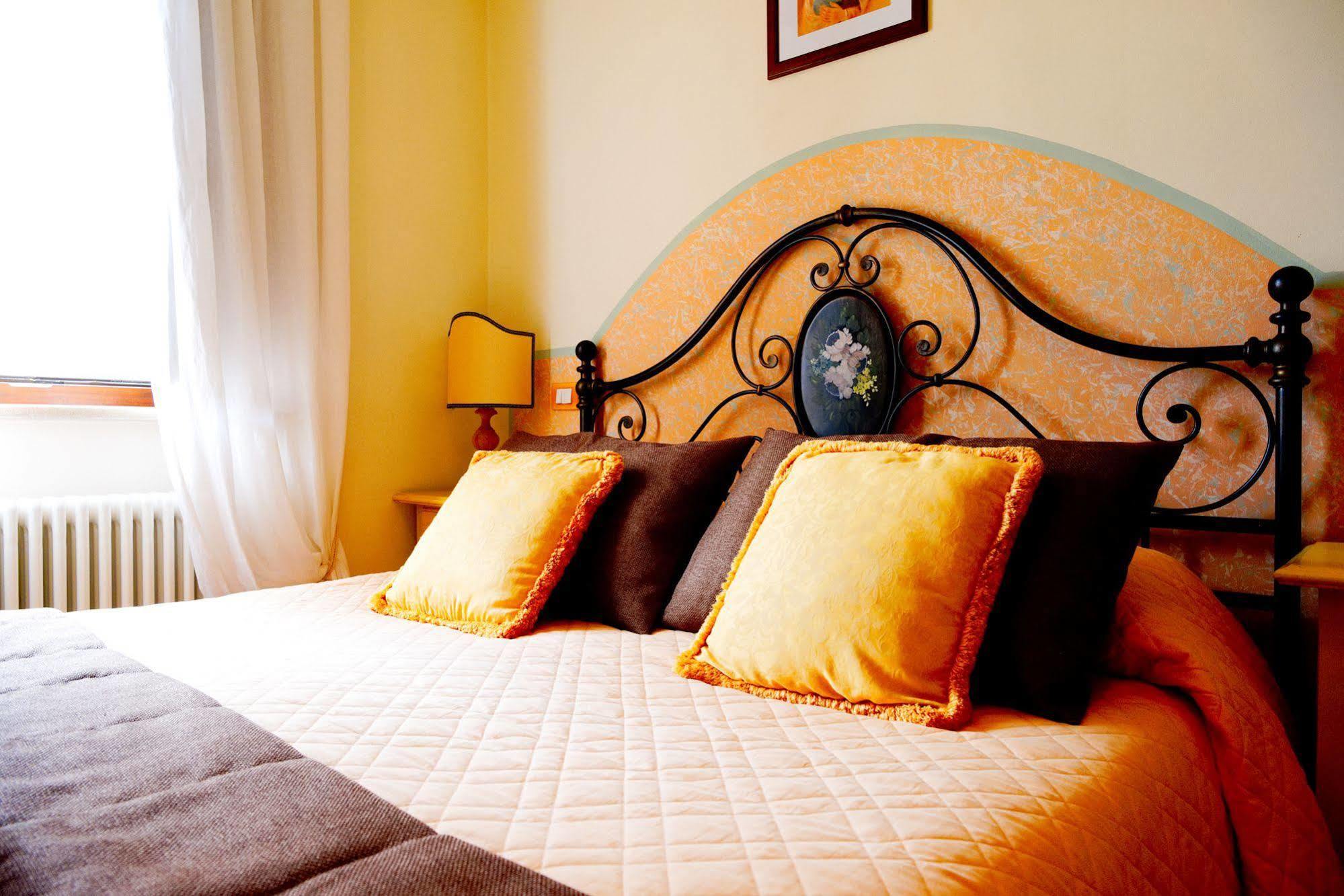 Residenze L'Uncinaia Holiday House Bed & Breakfast Perugia Ngoại thất bức ảnh