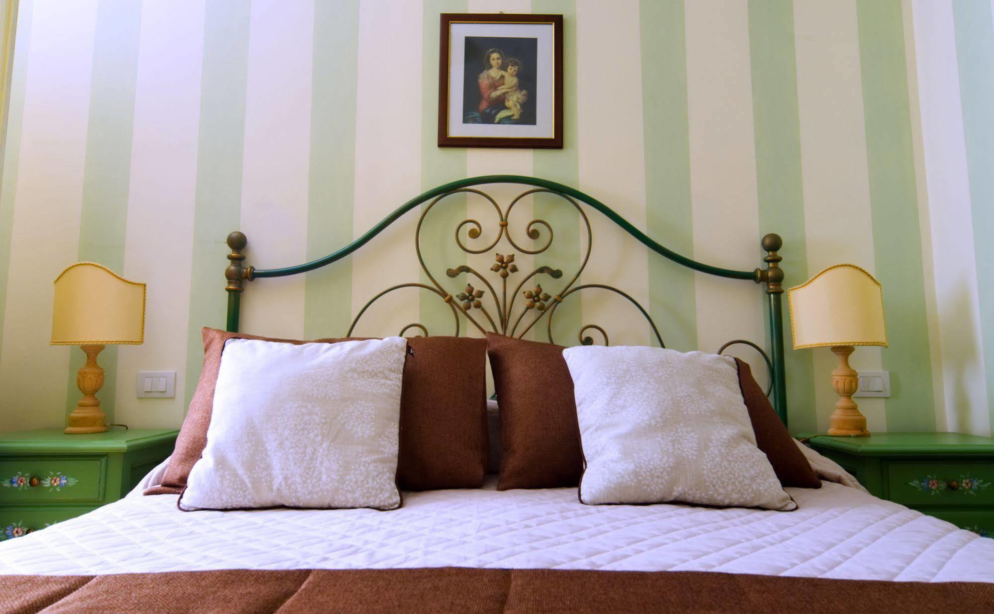 Residenze L'Uncinaia Holiday House Bed & Breakfast Perugia Ngoại thất bức ảnh