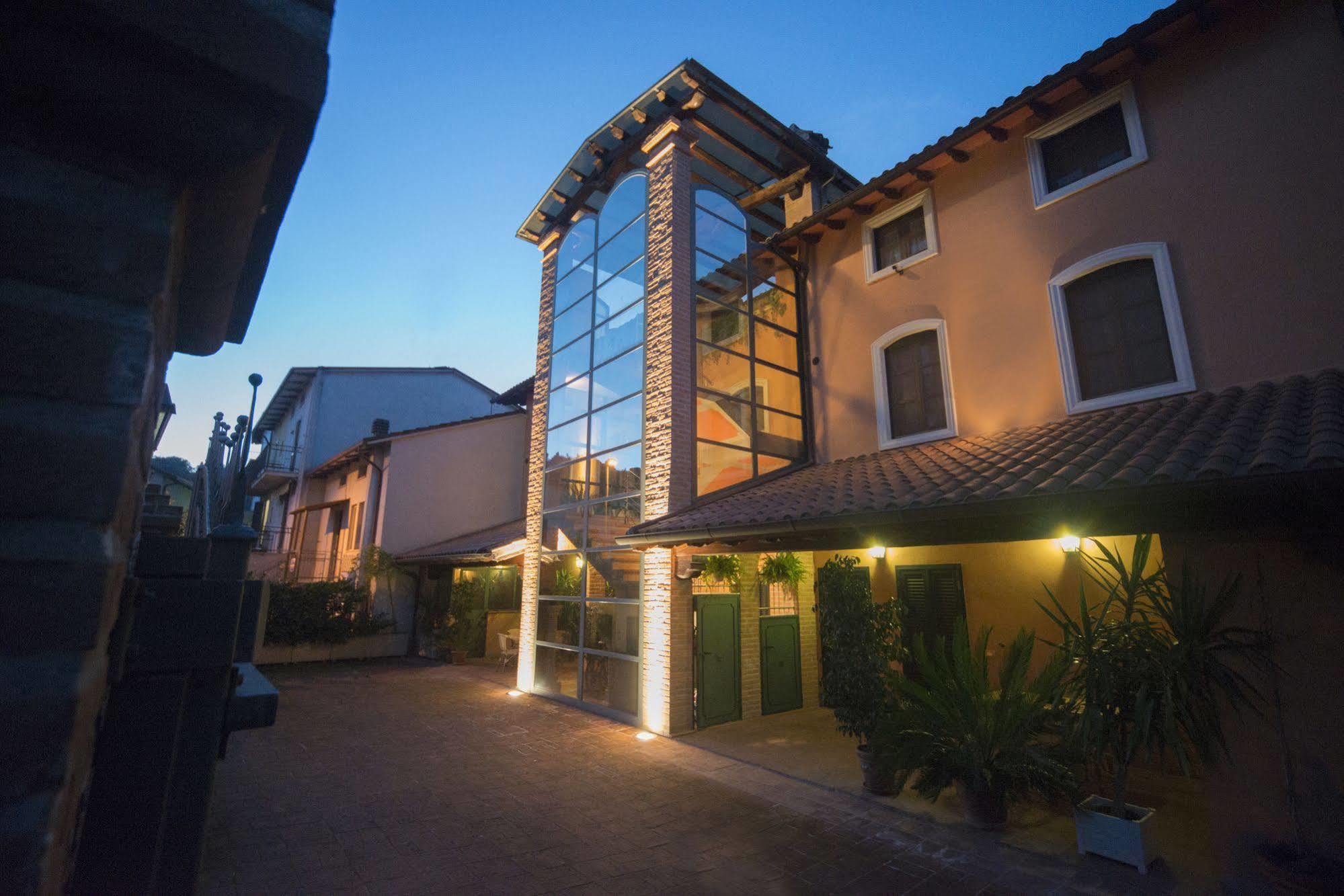 Residenze L'Uncinaia Holiday House Bed & Breakfast Perugia Ngoại thất bức ảnh